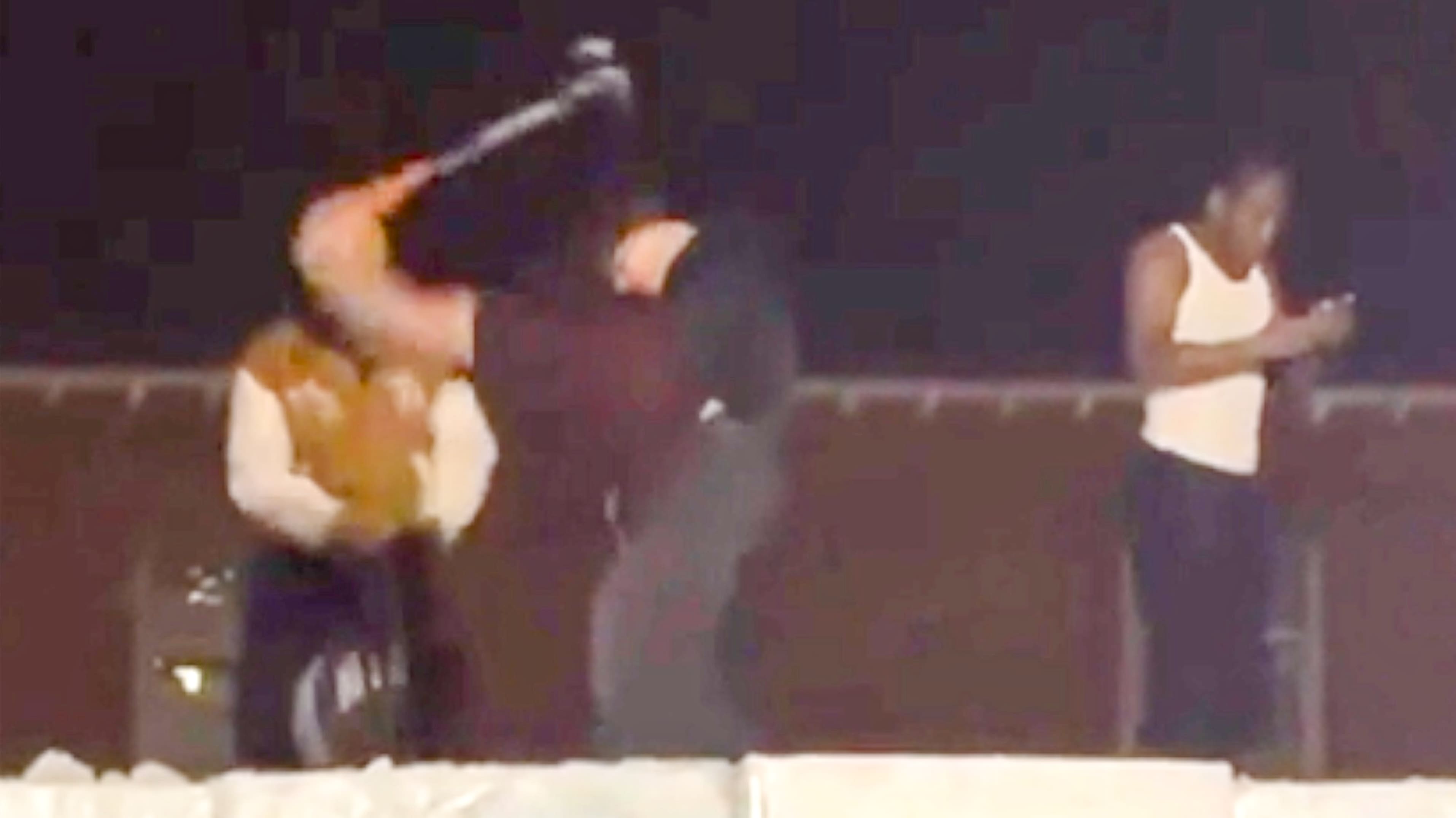 Går bananas med slegge etter Drake-stunt