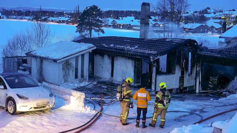 – Brannen var så kraftig at det ikke var mulig å ta seg inn