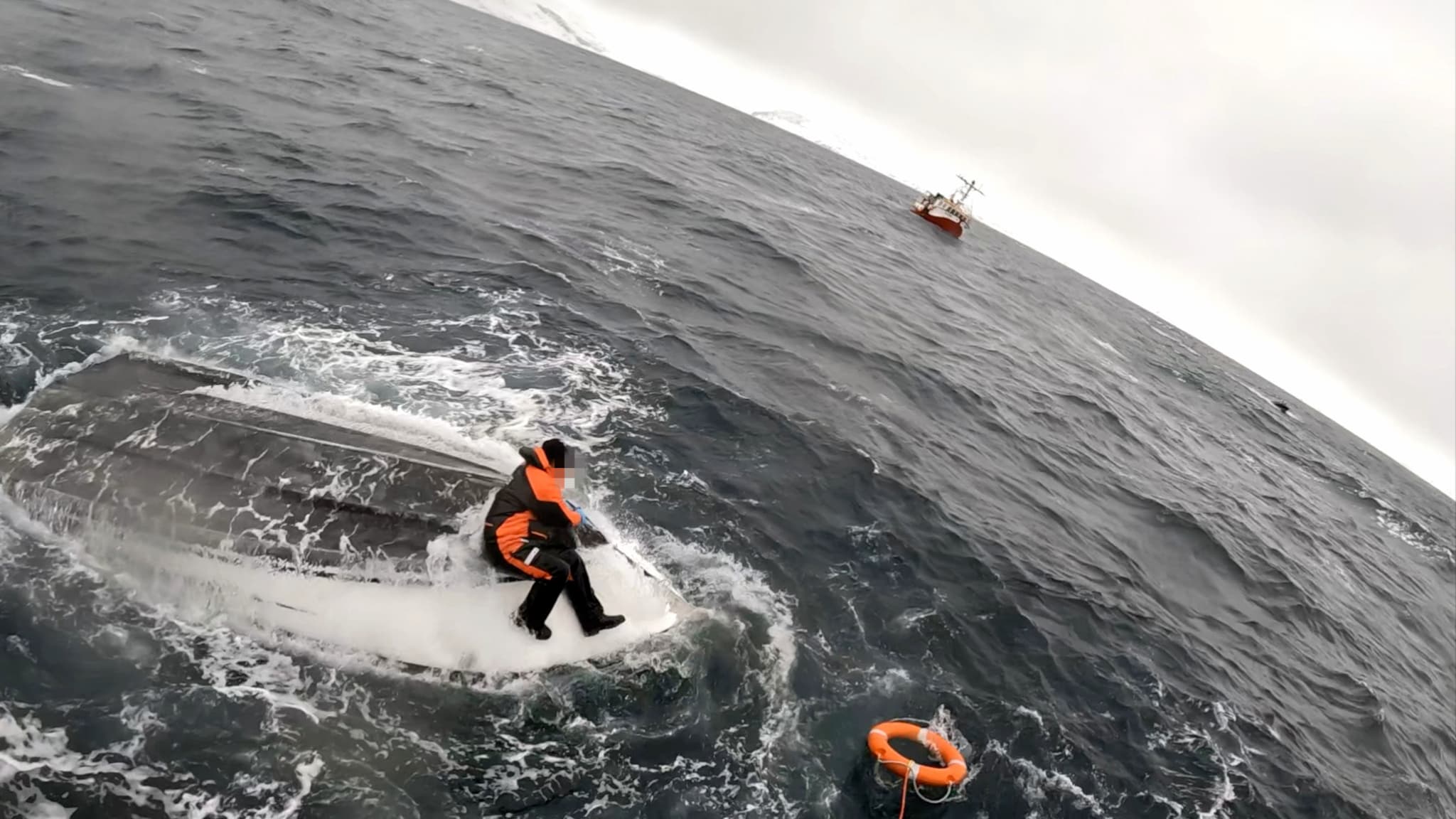 Turistfiskere kantret