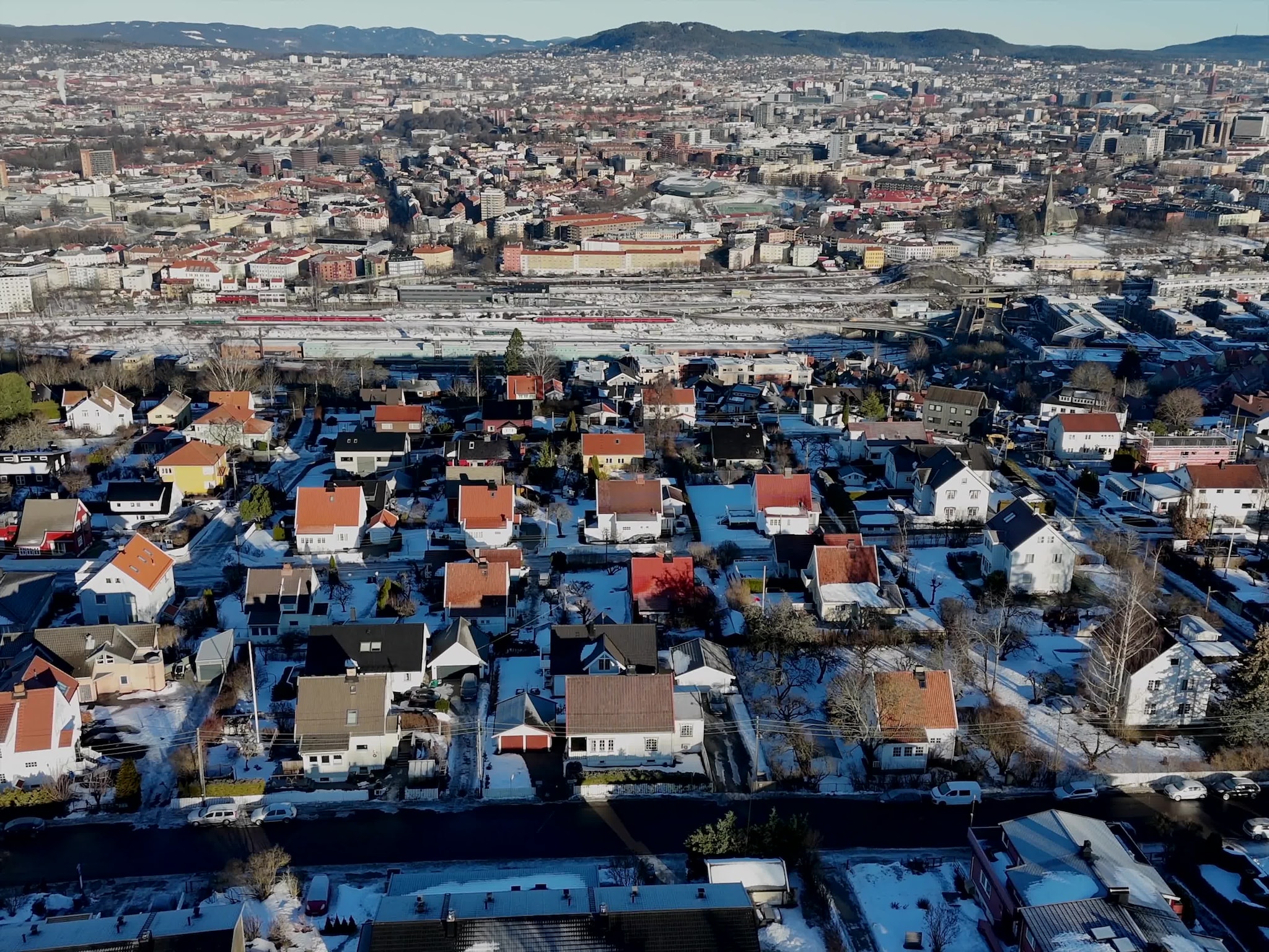 Høyre kritiserer regjeringen for høye renter – Norges Bank holder renten uendret