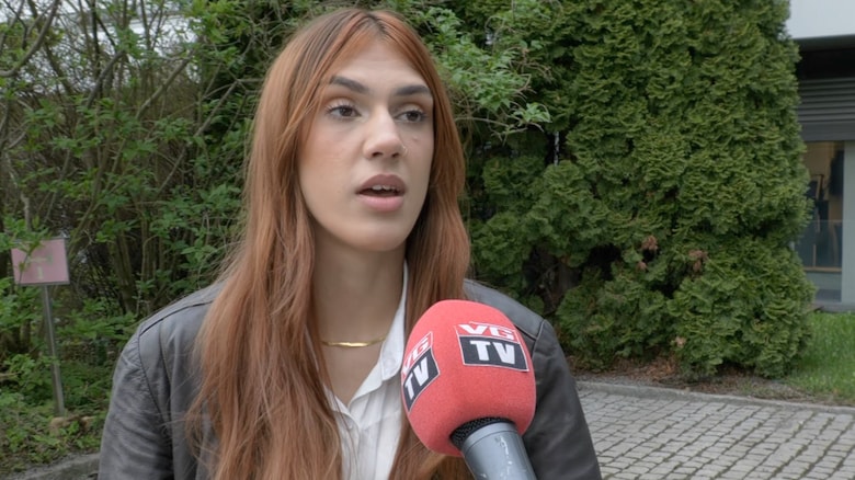 R dt Ungdoms Amrit Kaur Legger Seg Flat Det Var Galt Gjort r-dt-ungdoms-amrit-kaur-legger-seg-flat-det-var-galt-gjort