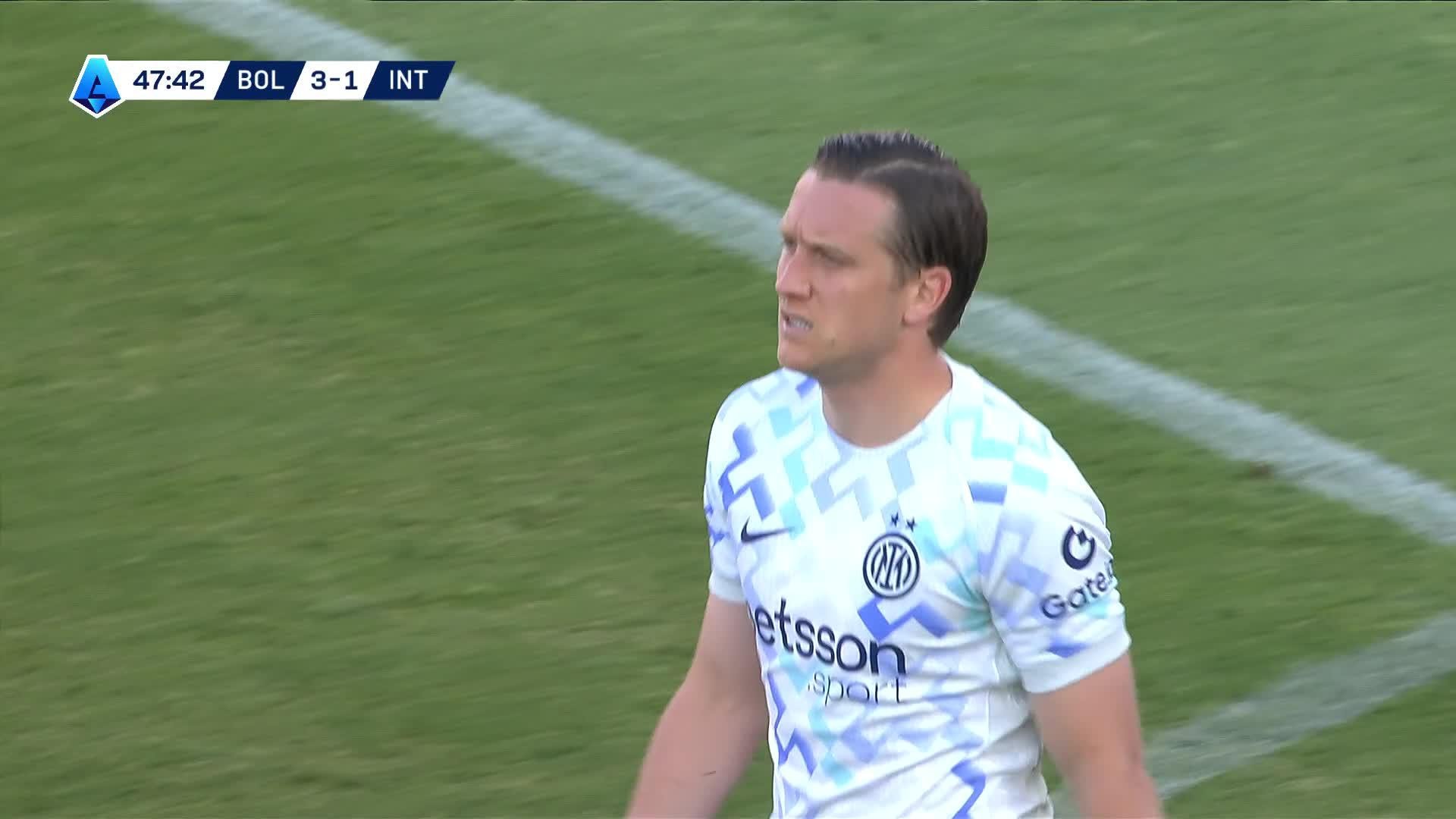 Piotr Zielinski med selvmål for Bologna