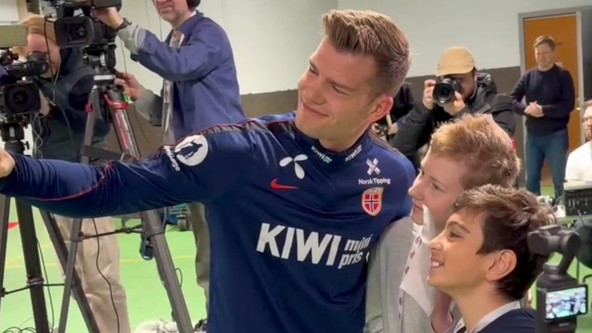 Stjal showet på pressekonferansen: - Hadde ikke trodd det