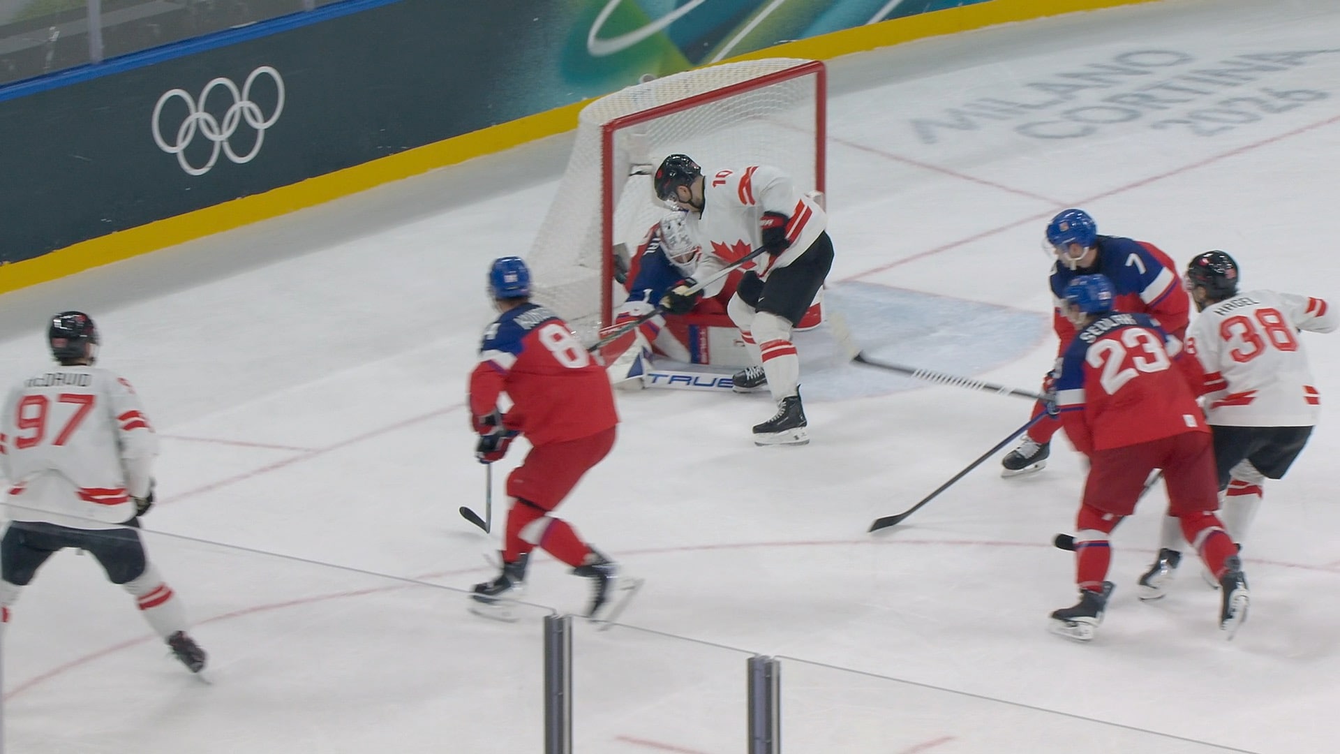 Canada herjet med Tsjekkia i OL-åpningen: - Advart konkurrentene