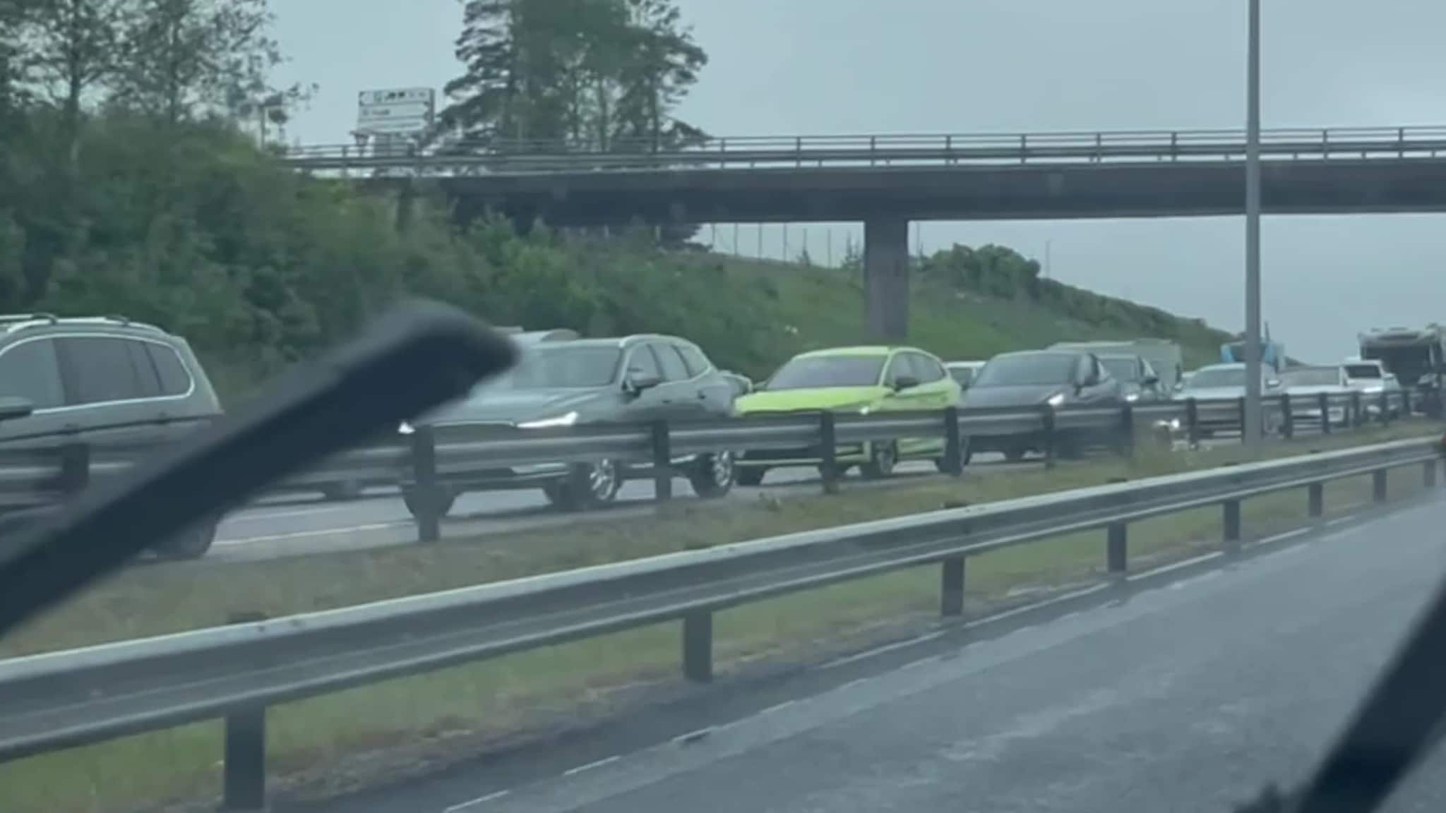 Kjedekollisjon på E18 ved Stokke: Veien stengt nordover