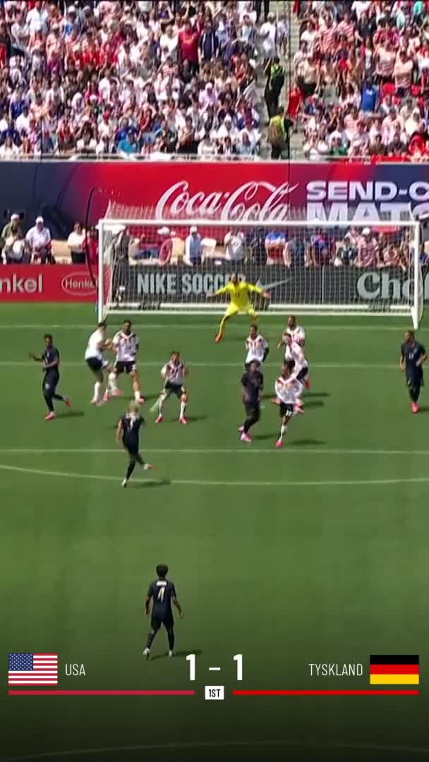1-1: Antonee Robinson, USA