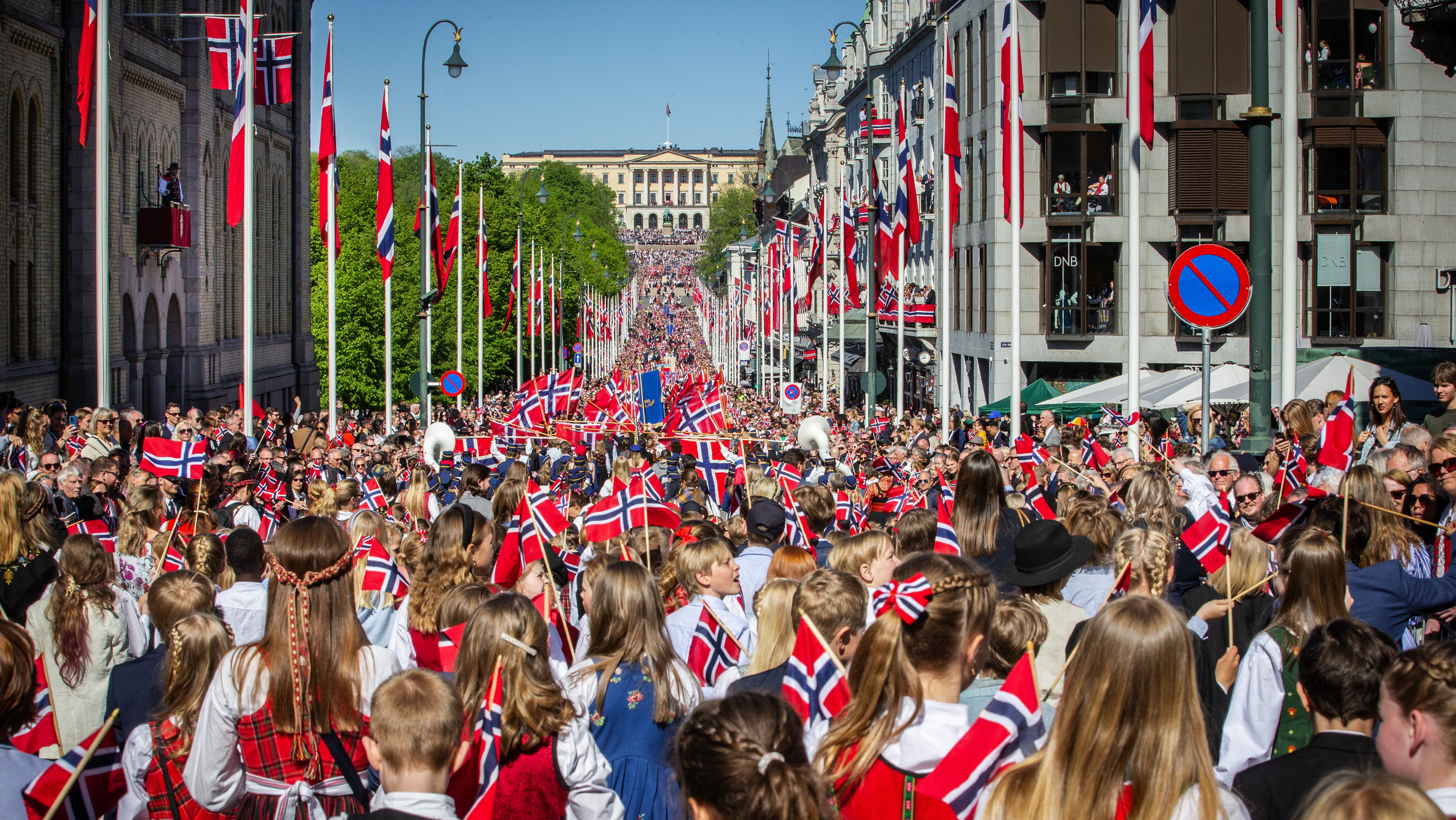 17. mai fra Slottsplassen