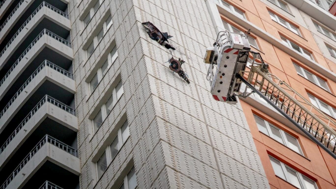 Udetonert bombe-drone sitter fast