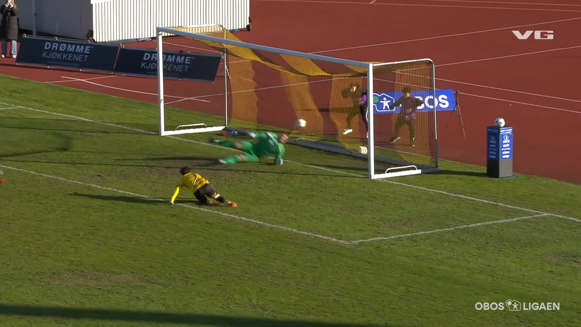 Se høydepunktene: Moss snudde kampen med to sene scoringer mot Lyn