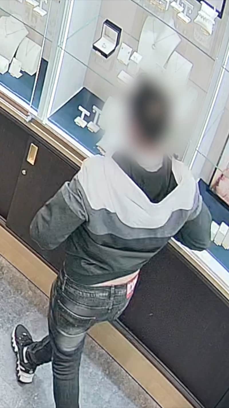 Smykkekupp: Tyver slo til midt på lyse dagen