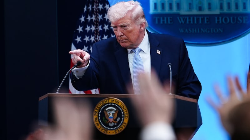 Trump: Stanser bombing midlertidig