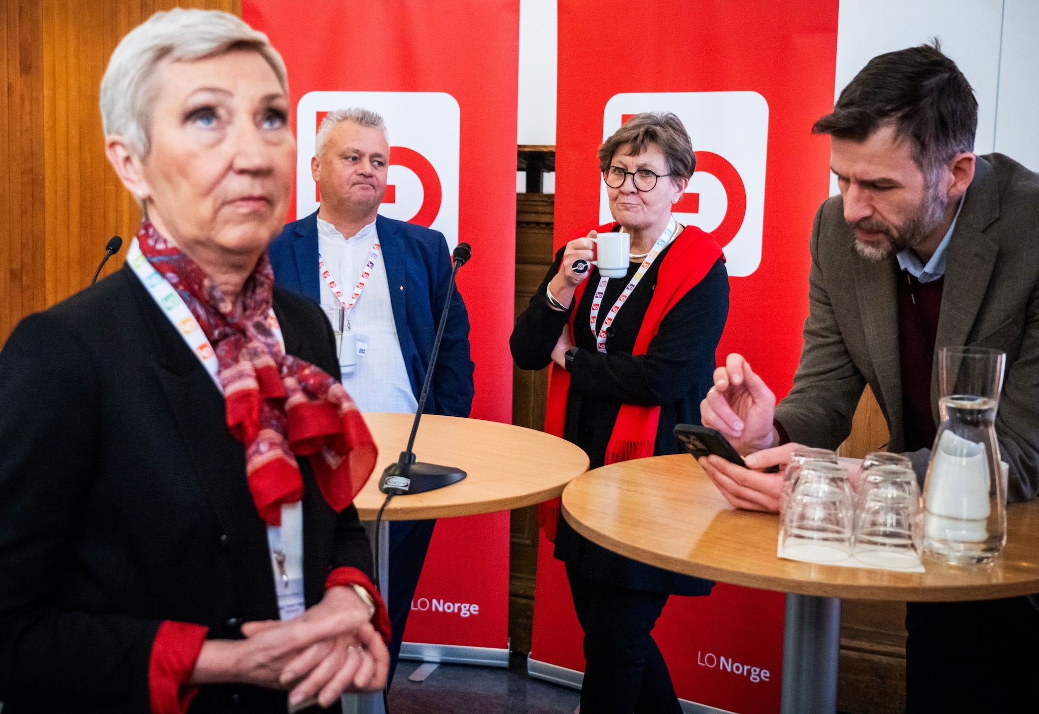 Fellesforbundets kommunikasjonssjef Bettina Thorvik møter pressen