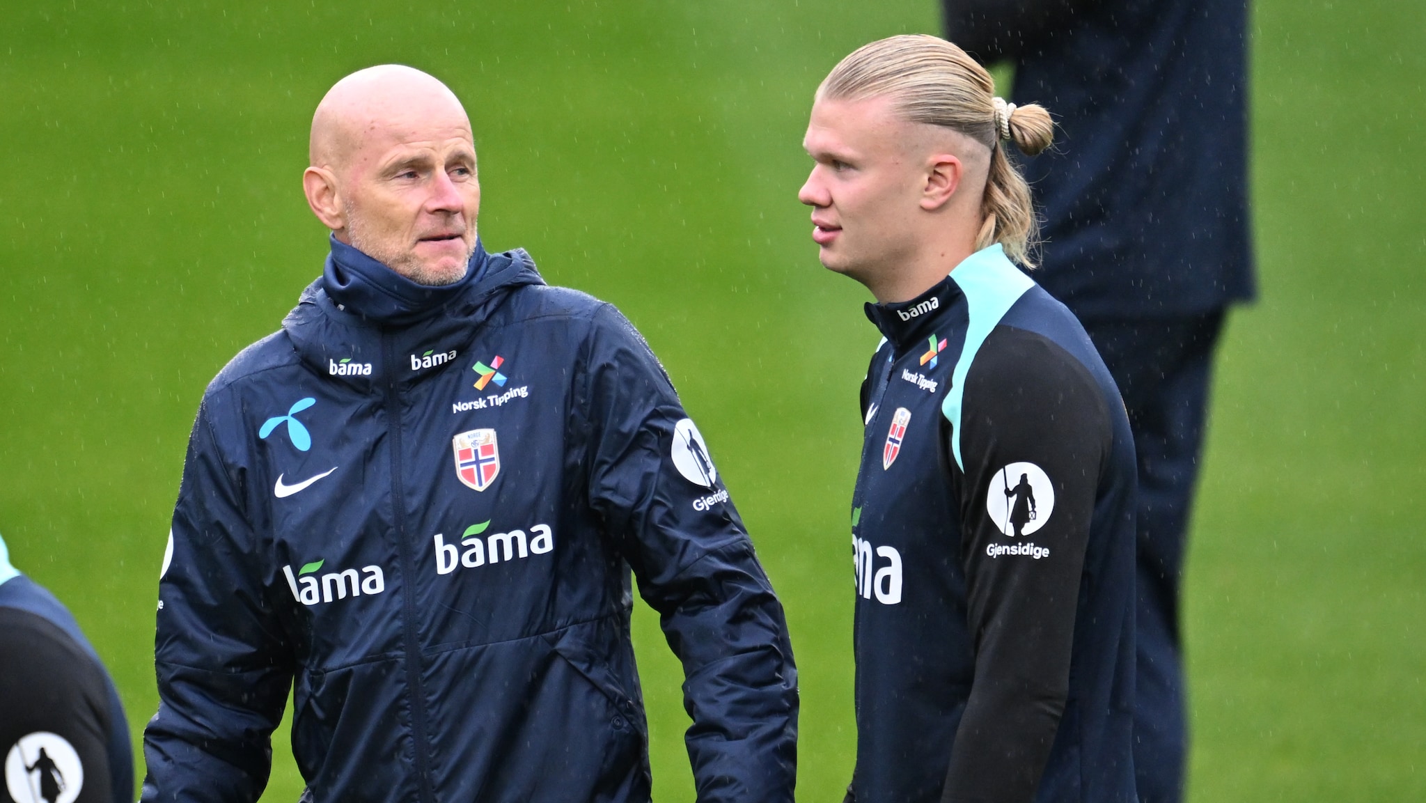 SE NÅ: Erling Braut Haaland og Ståle Solbakken møter pressen