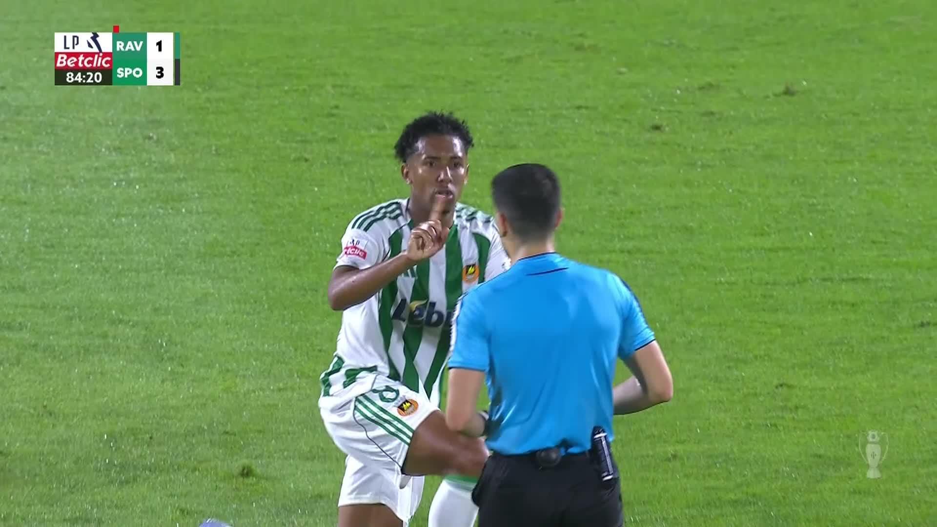 Ryan Guilherme da Silva med rødt kort mot Sporting