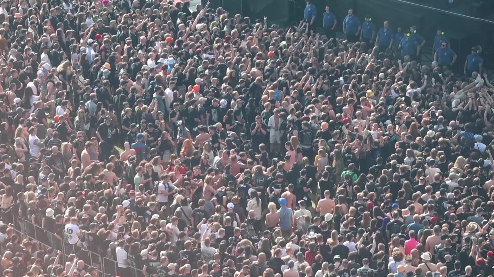 Tons of Rock er i gang: 150 000 rockere inntar Ekebergsletta