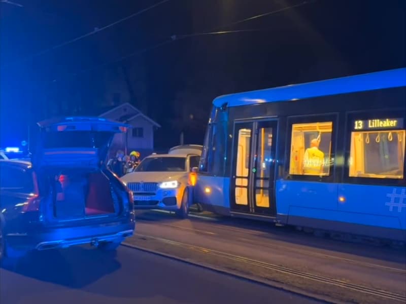 Oslo: Trikk og politibil i kollisjon