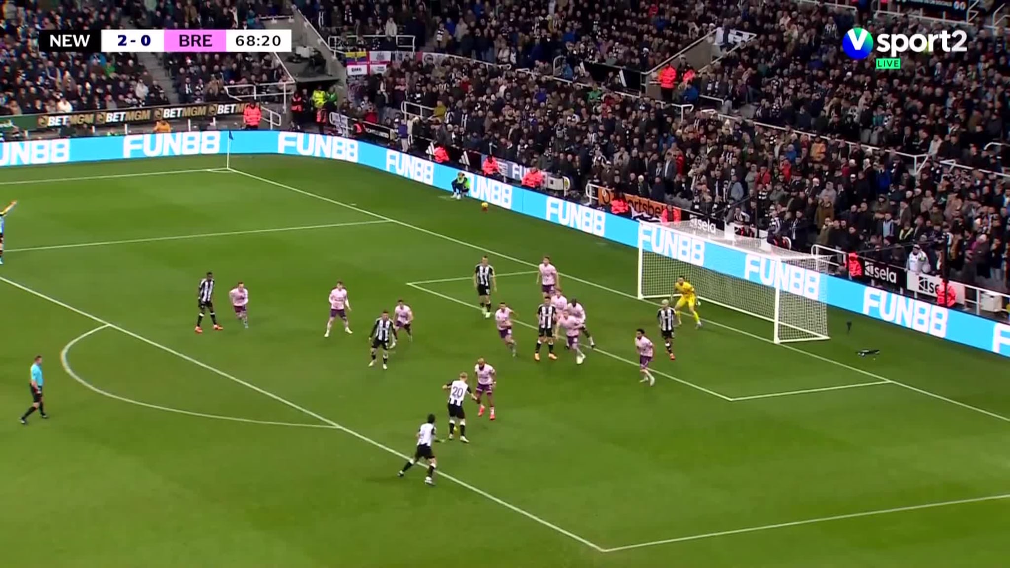 Newcastle herjer - Schär legger på til 3-0 mot Brentford
