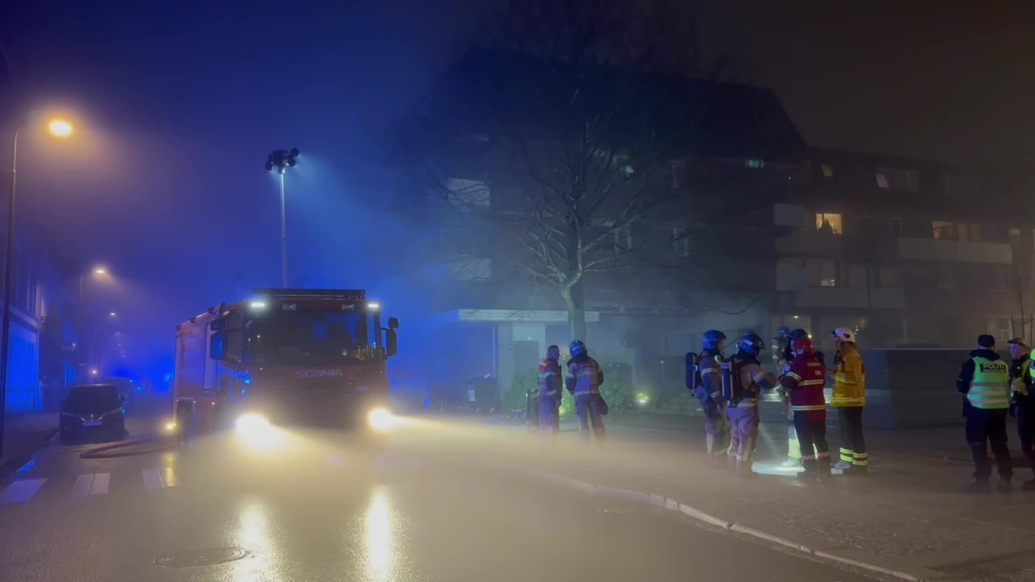 Eldresenter i Kristiansand evakuert etter bilbrann i parkeringskjeller