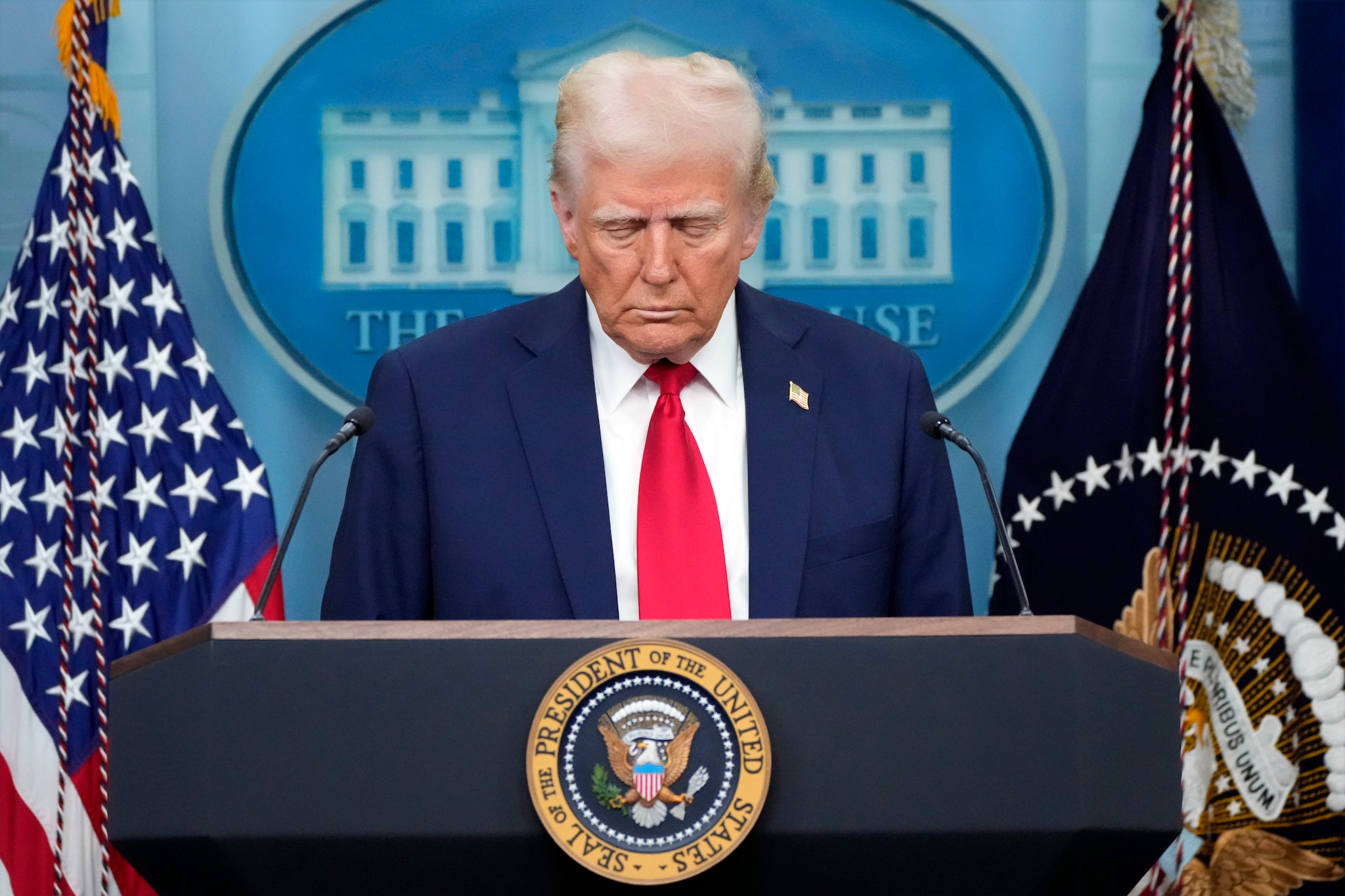 Trump om flystyrten: – Våre hjerter er knuste