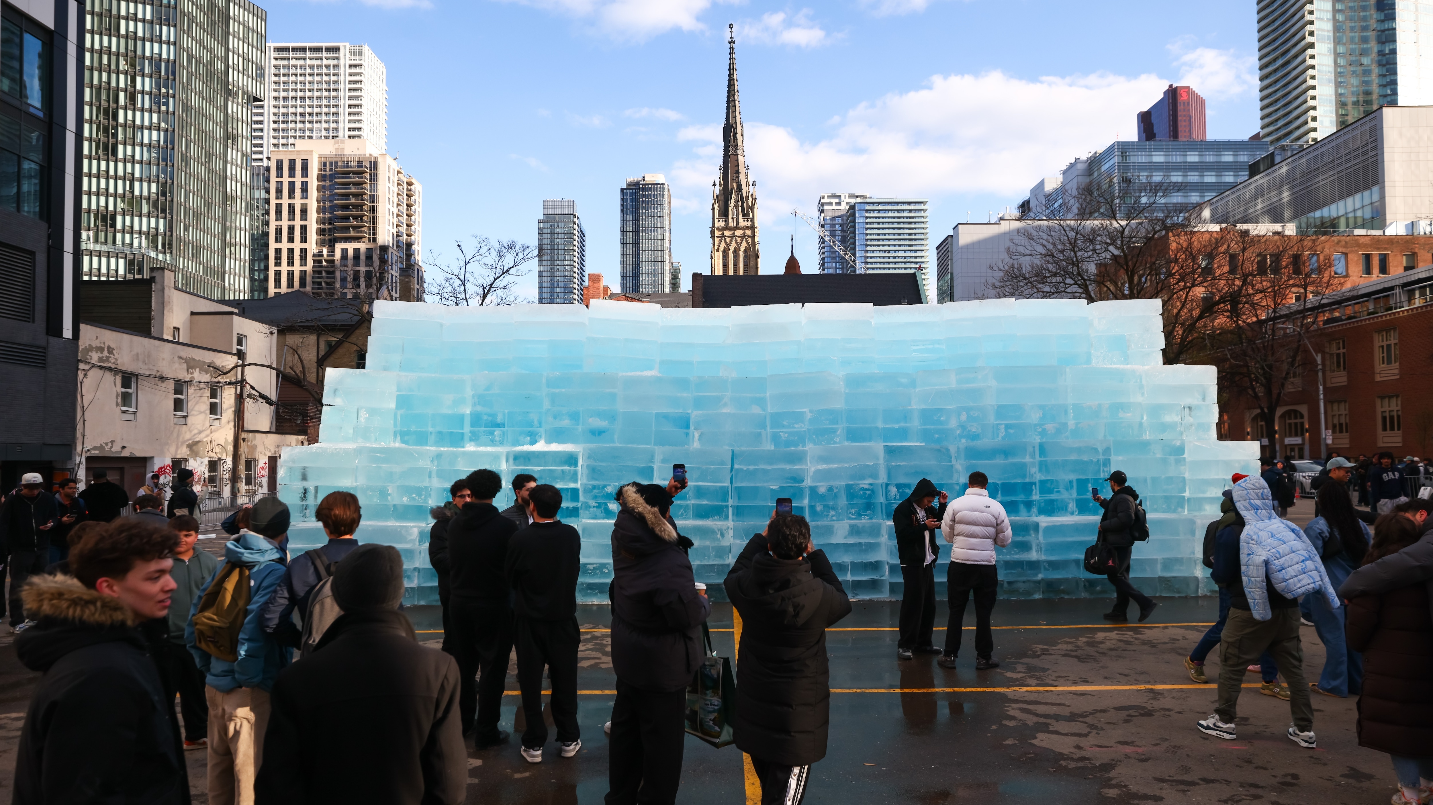 Går bananas med slegge etter Drake-stunt