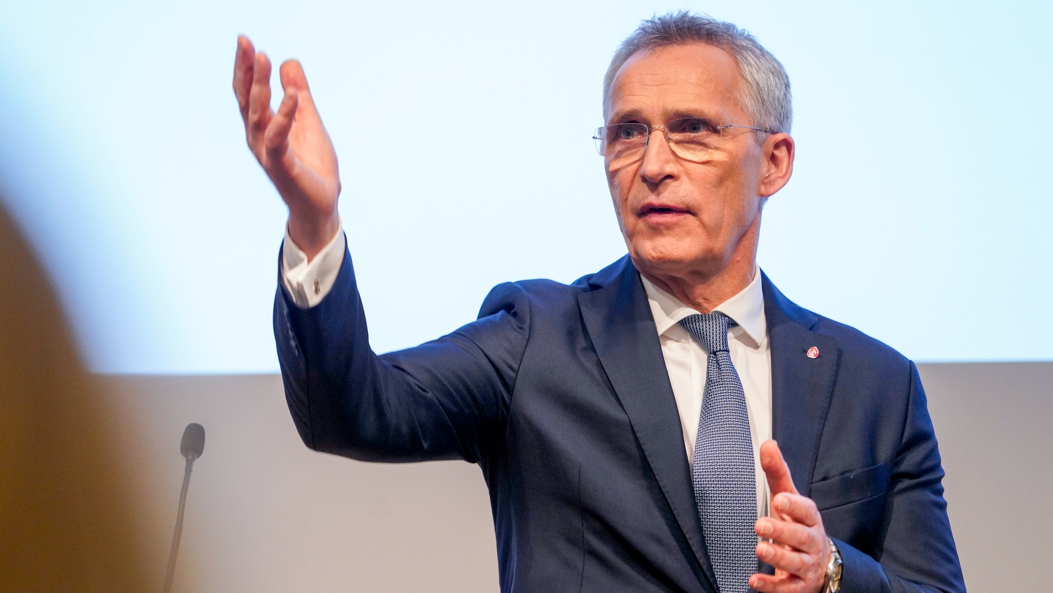 Jens Stoltenberg om børsuroen: – Dette er dramatiske dager