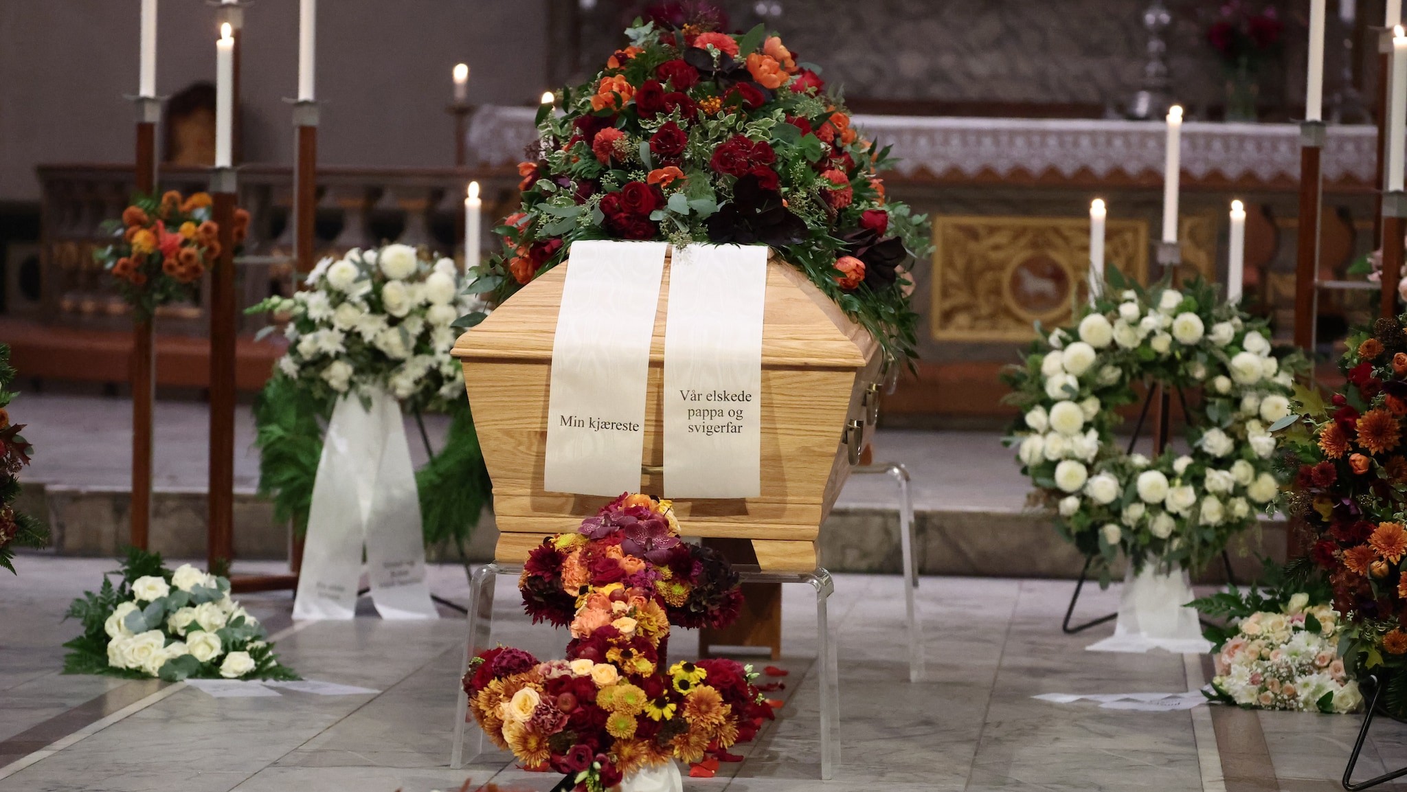 Stoltenberg gruer seg til Roy Jacobsens gravferd i Oslo