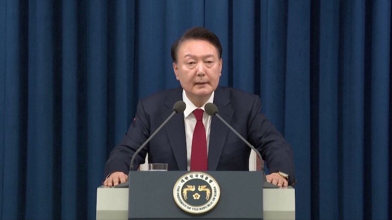 韓国大統領、軍事非常事態を発令