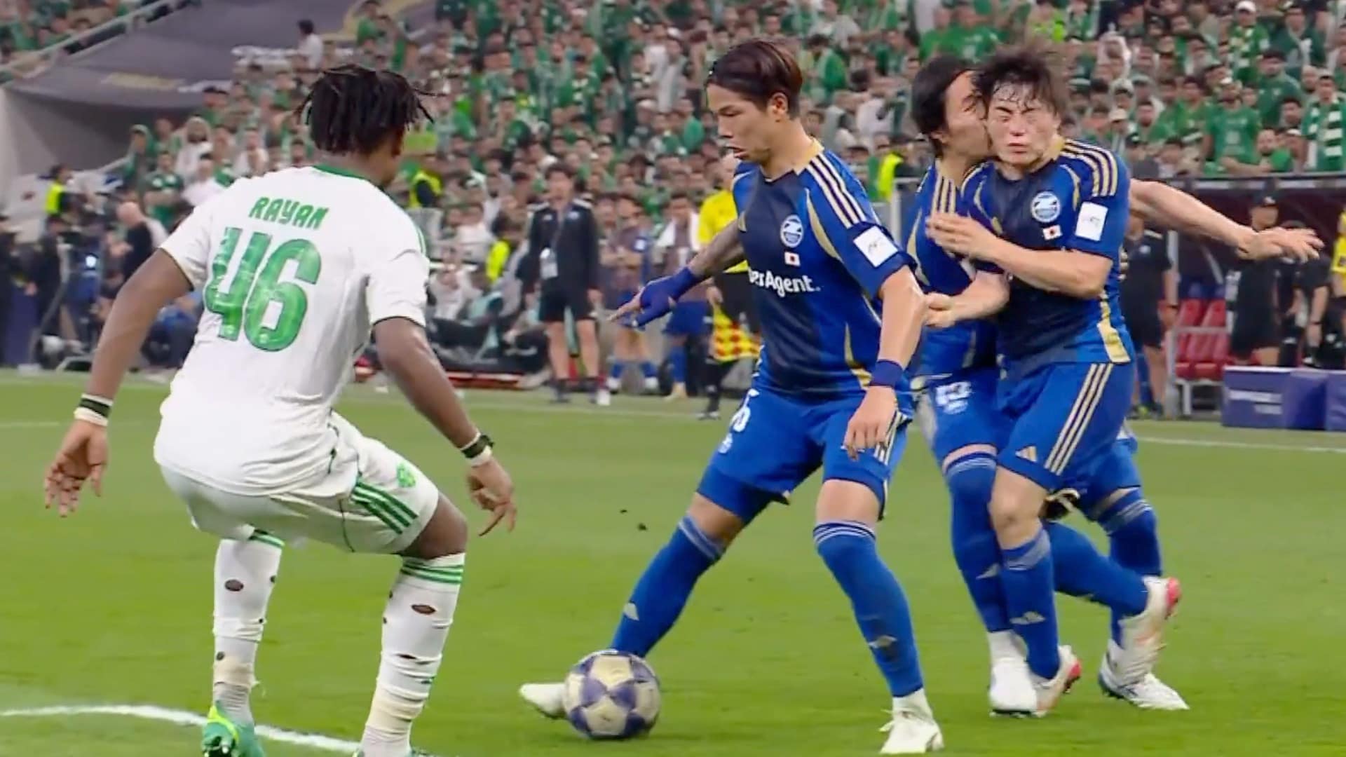 Her går det galt - lagkameratene dundret i hverandre