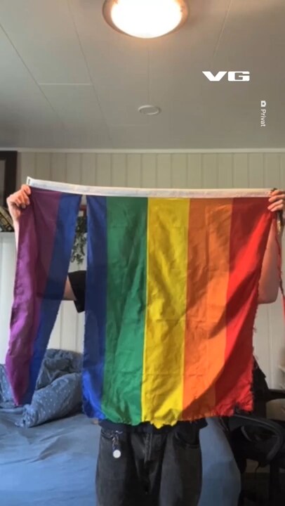 Noen skar opp Pride-flagget til Marius (18)
