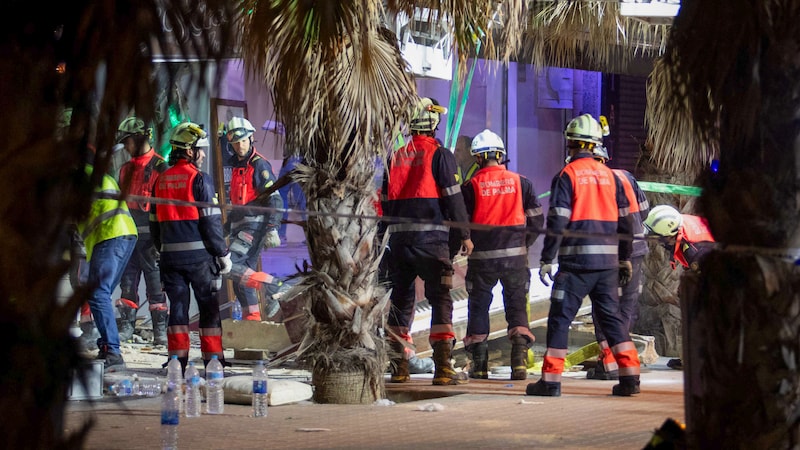 Several folks have died after a constructing collapsed in Mallorca