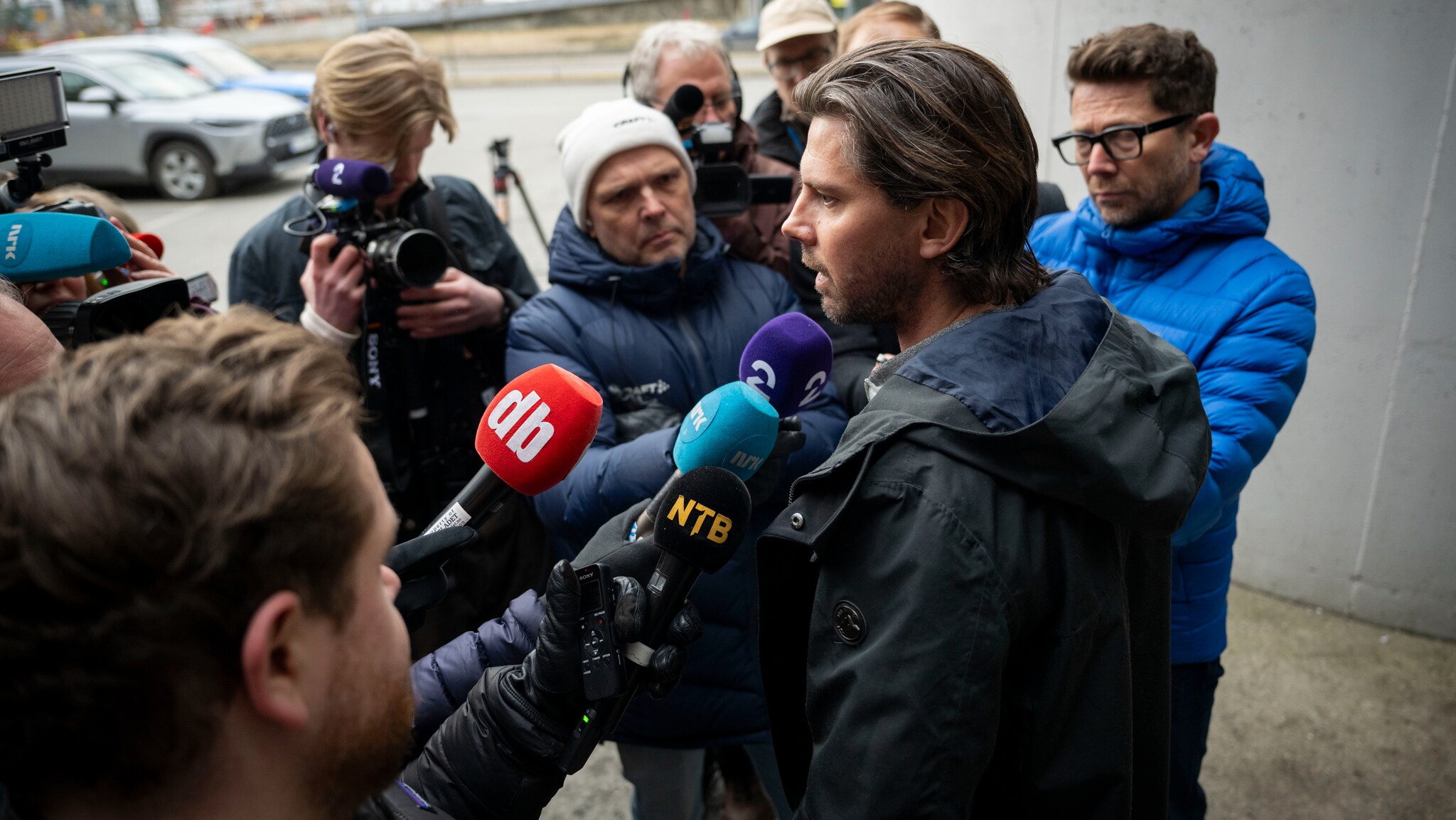 SE: Siste nytt om hoppbråket