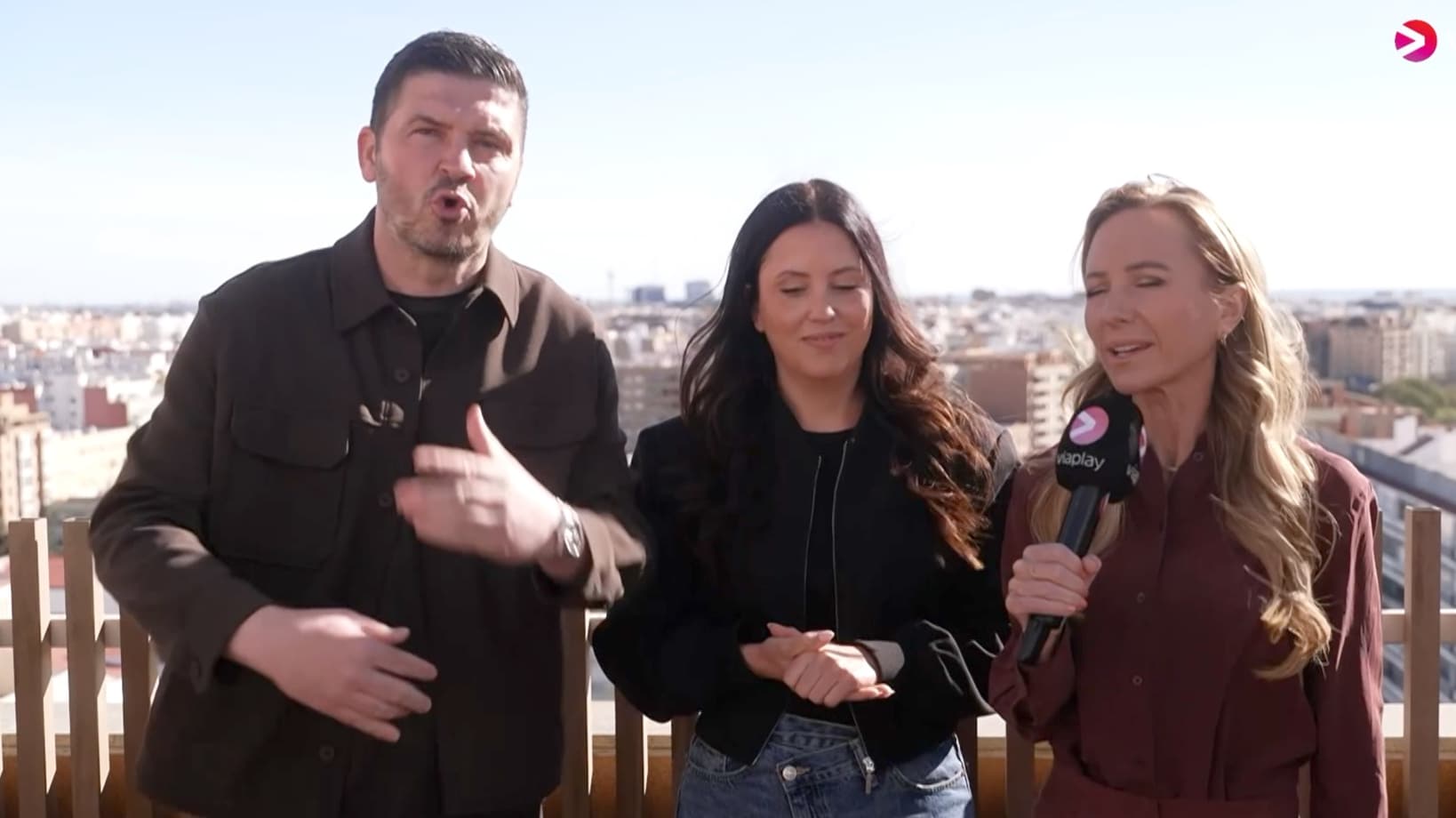 Her blir det anspent i svensk TV-studio