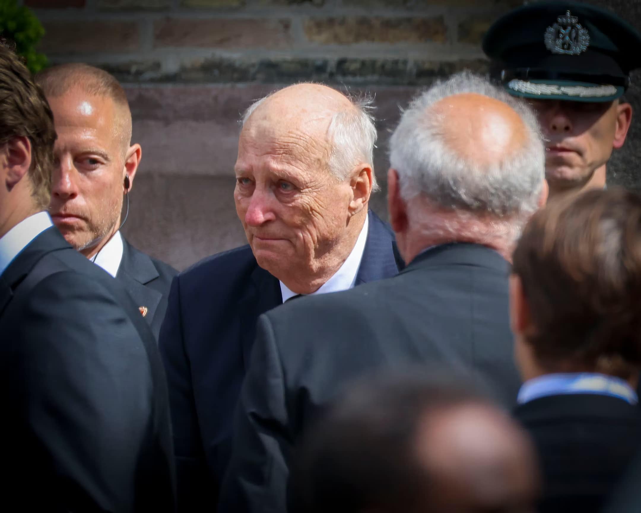 Kongen gråt under Stein Erik Hagens bisettelse