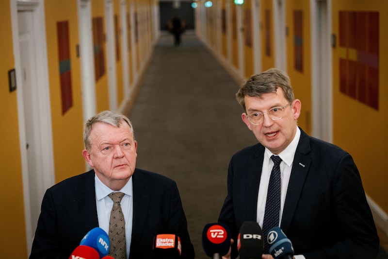 Danmarks utenriksminister: Skal møte Vance onsdag