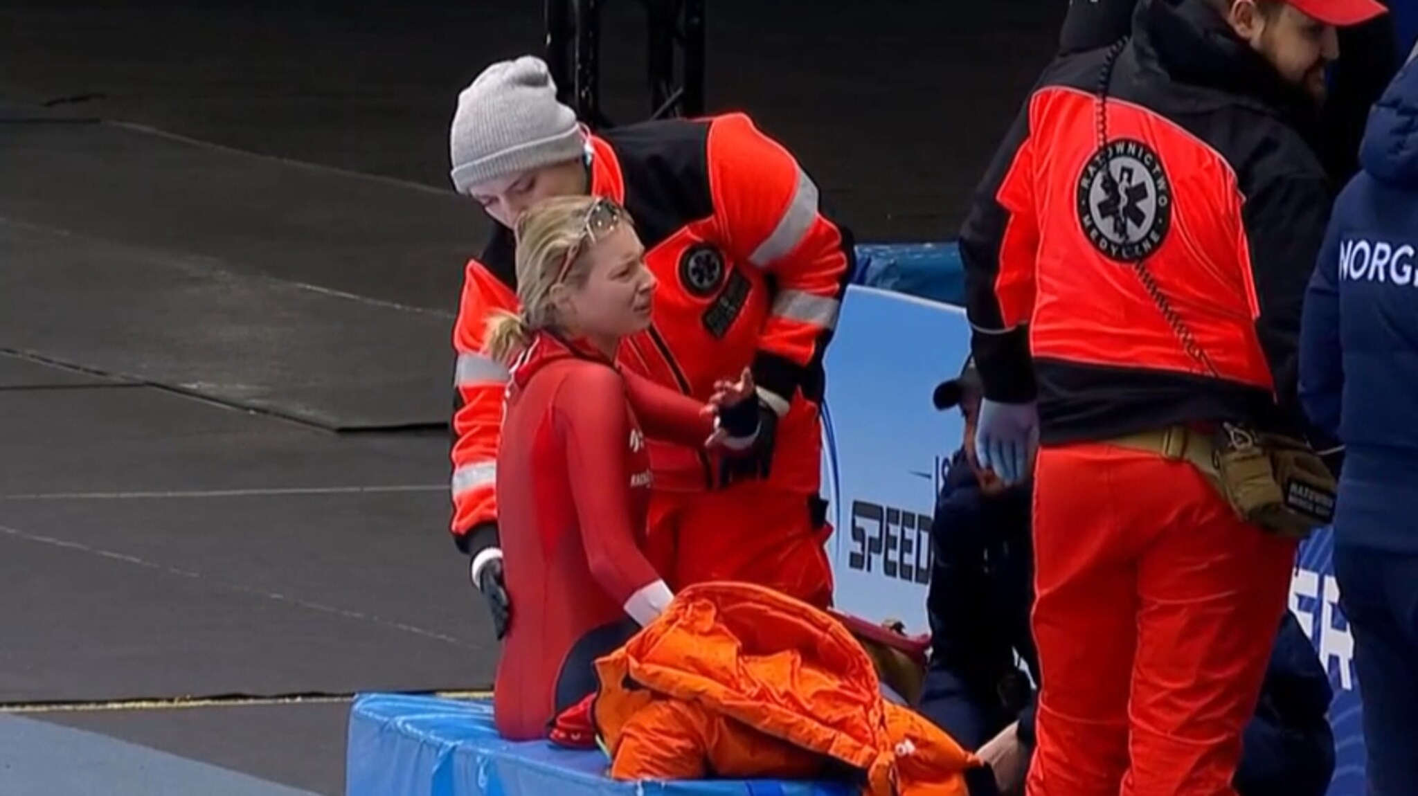 Ragne Wiklund i smerter - må trilles ut