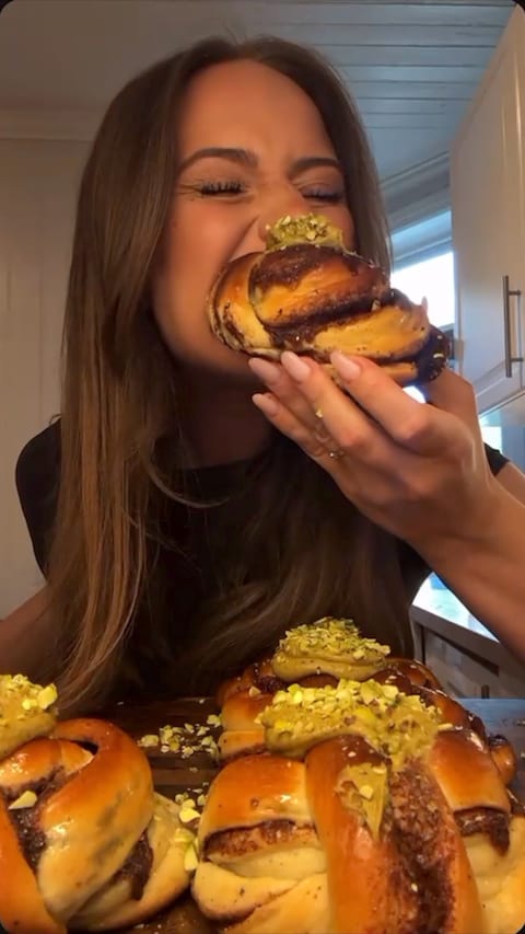 Mathea Bjørndalens kanelbolle med pistasjkrem