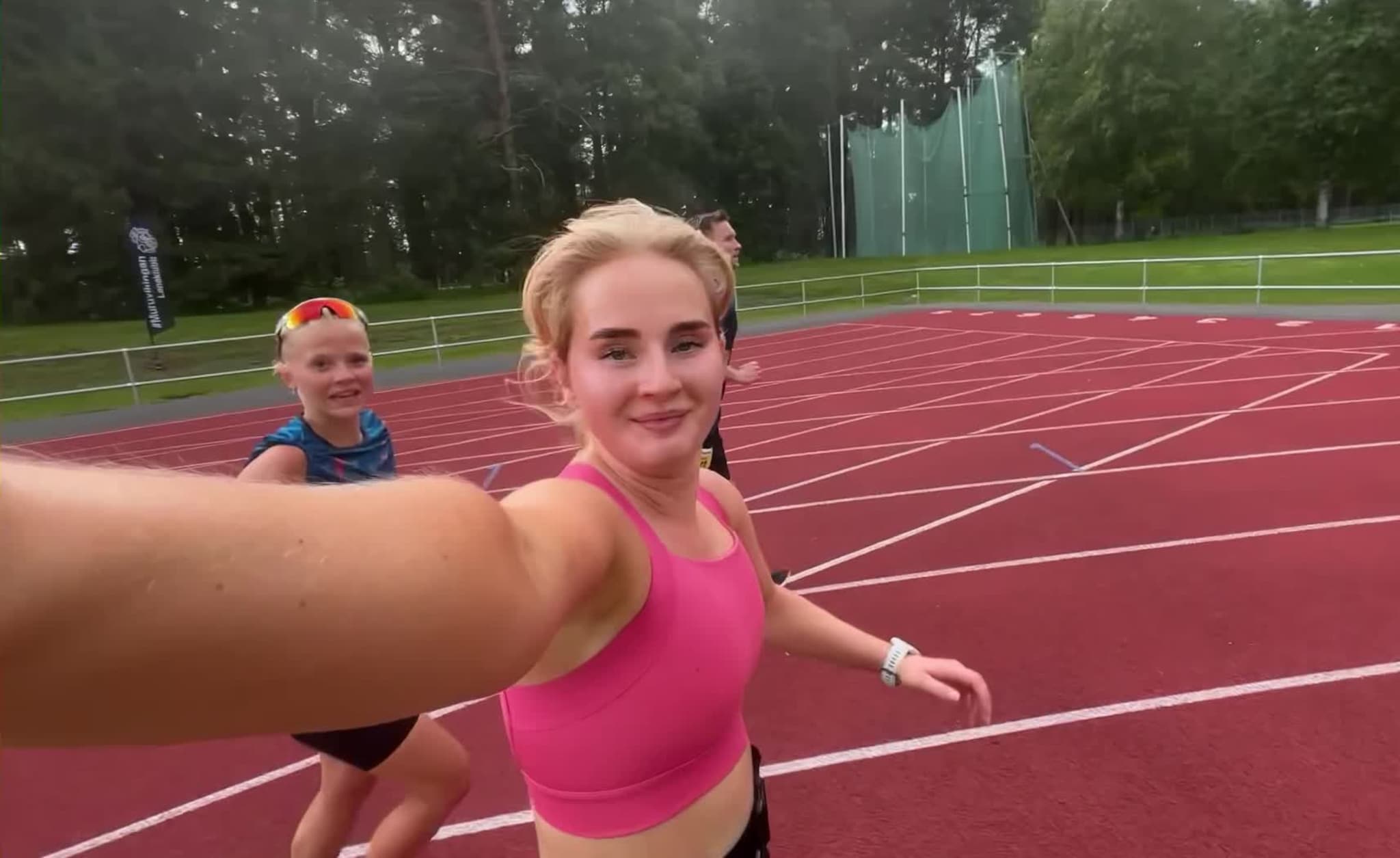 Løper 200 kilometer i uken – så løp hun 225 kilometer på ett døgn