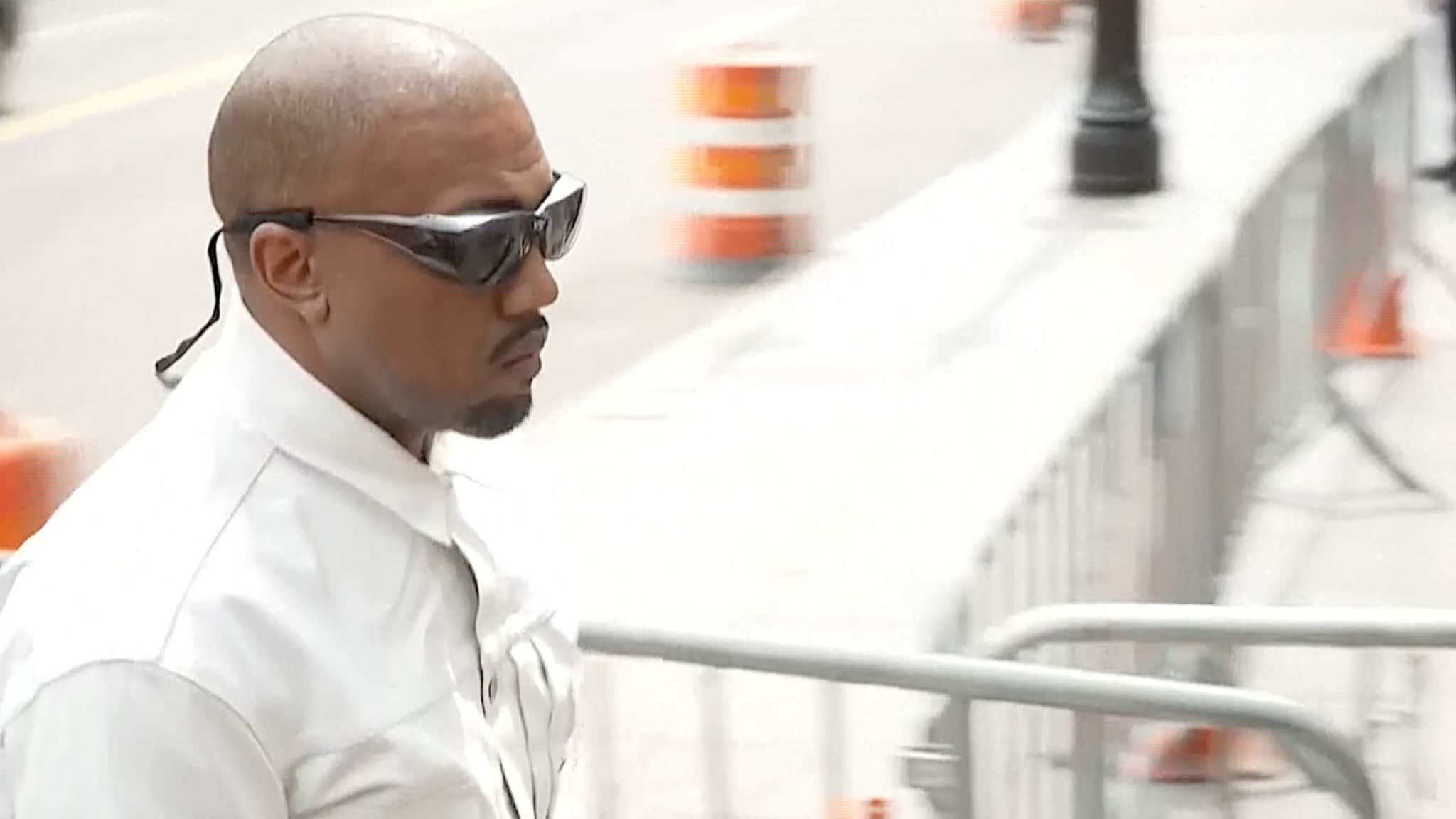 Kanye West dukket opp i Diddy-rettssaken for å støtte