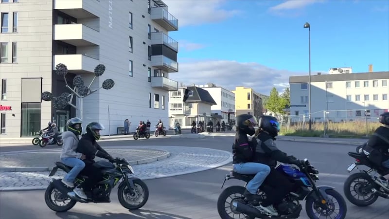 250 ungdommer i minnekortesje for Vetle (16)