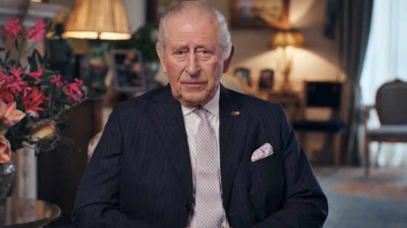 Kong Charles sier han responderer bra på kreftbehandling