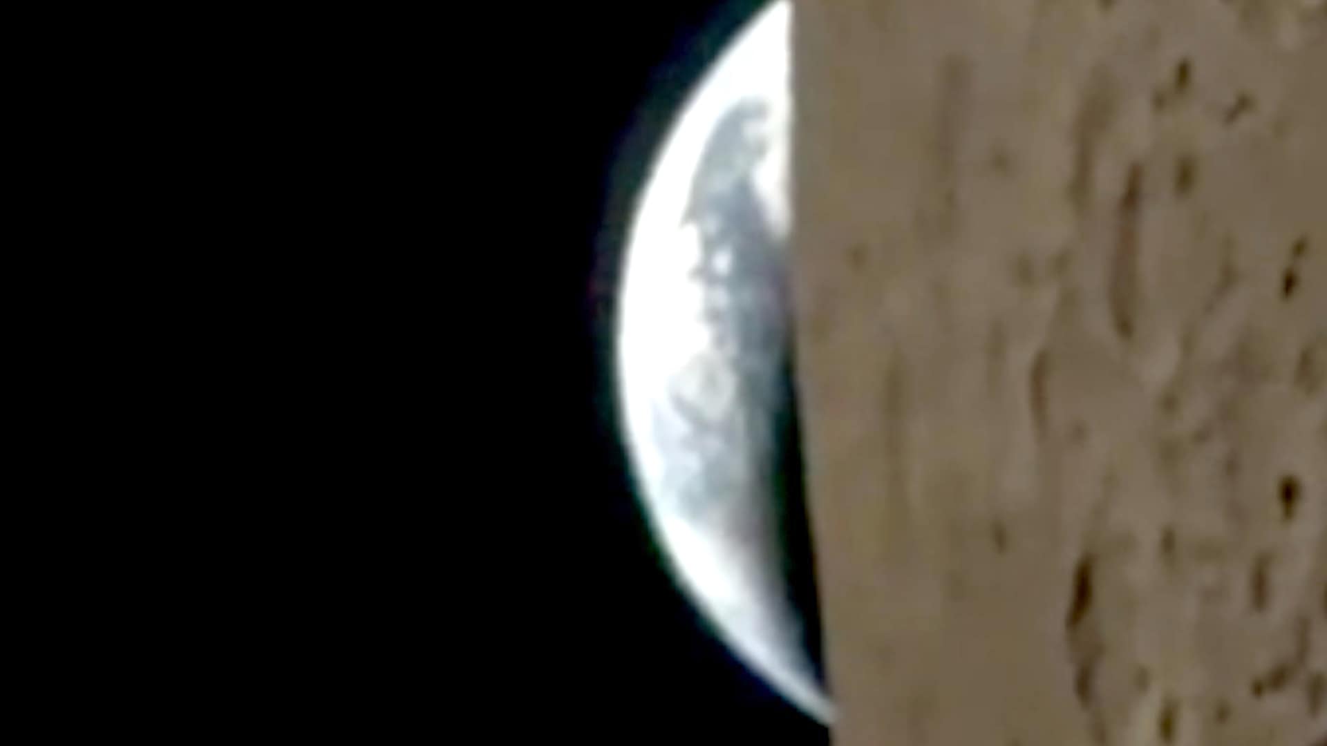 Deler spektakulær video fra måneferden