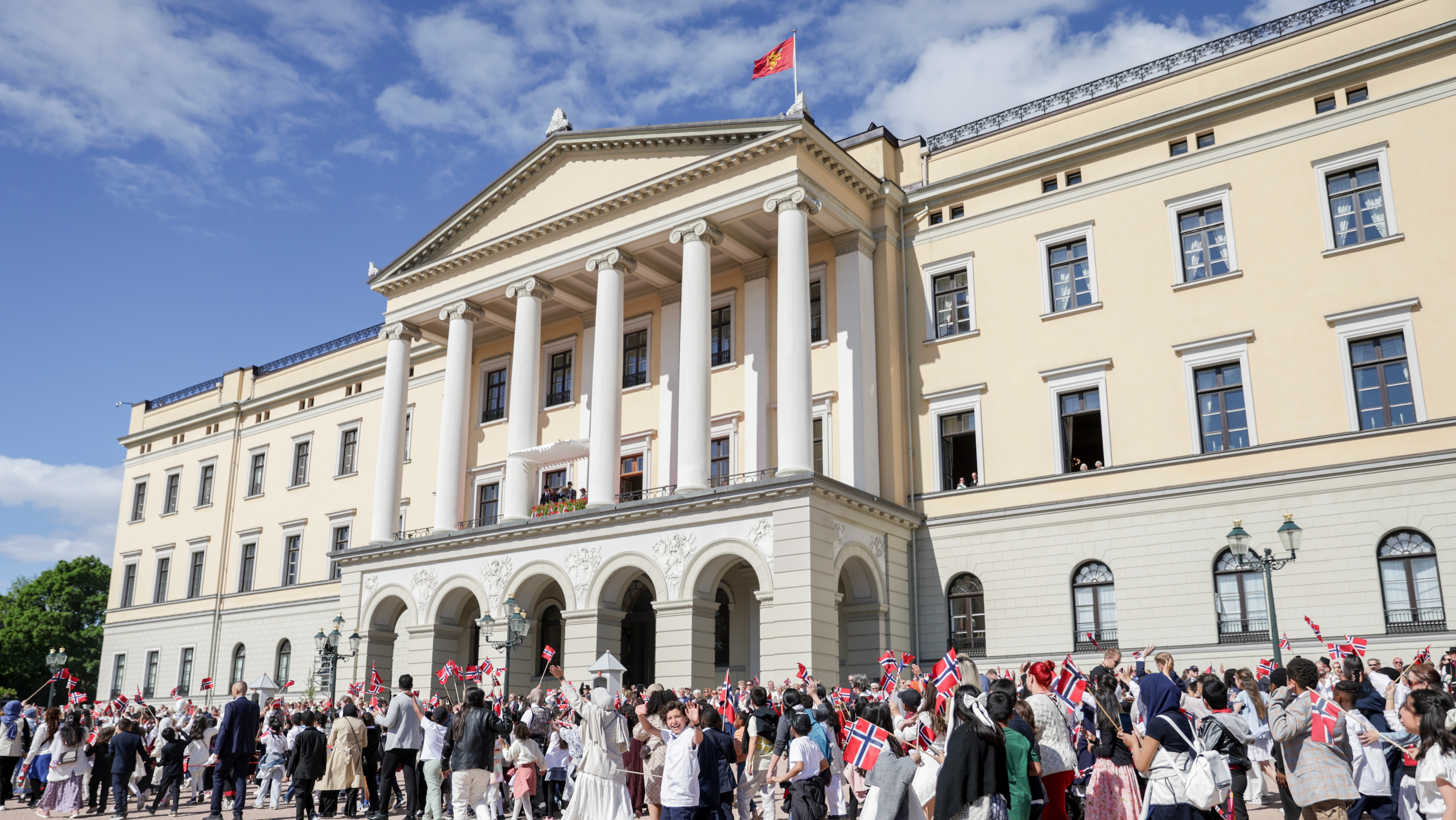 Slottsbalkongen direkte