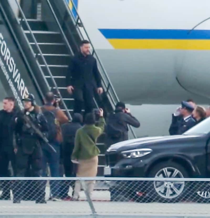 Zelenskyj har landet i Norge - reiser rett til Støre