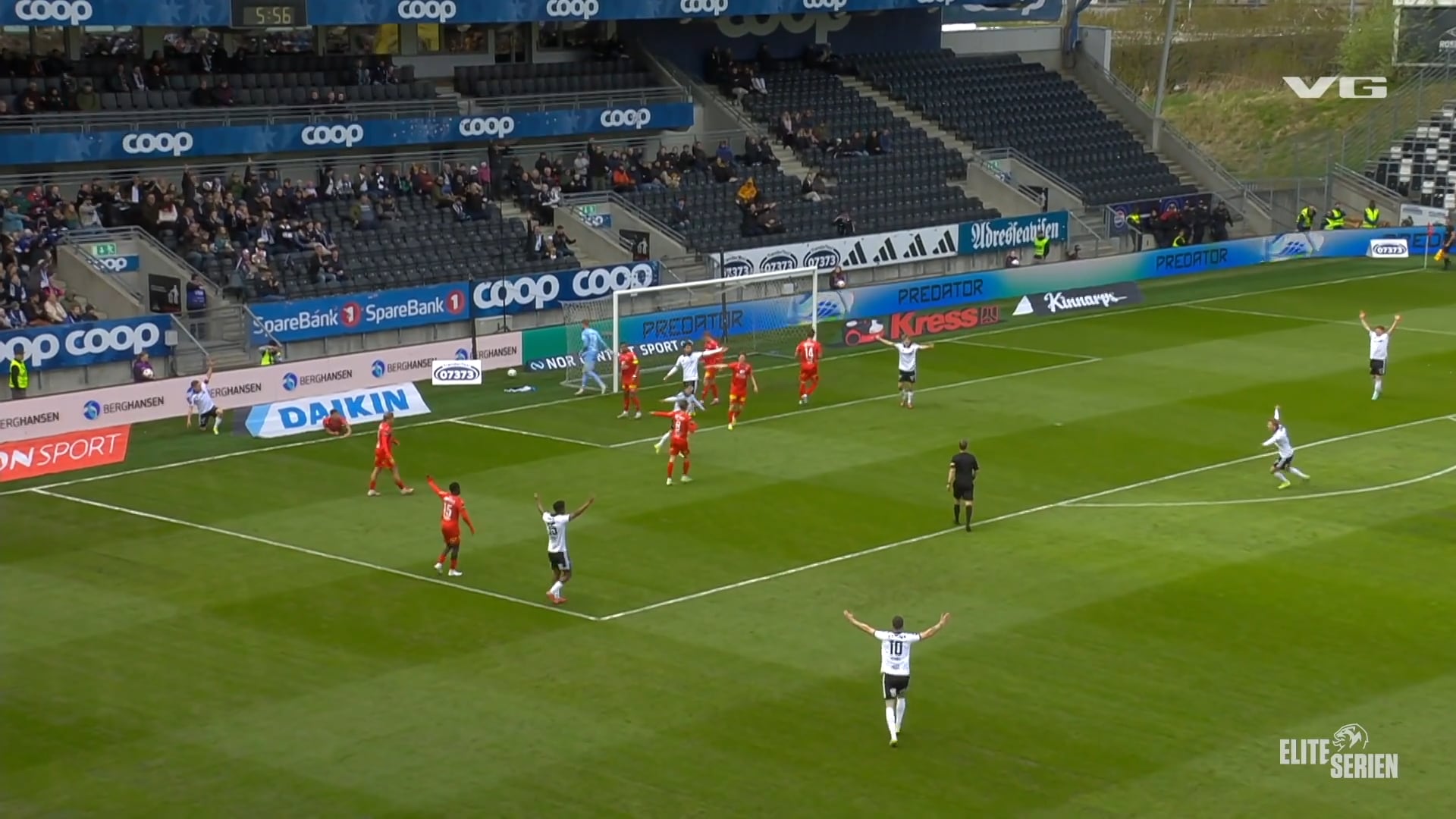Omdiskutert straffe-situasjon og Tettey-seier i debuten. Se høydepunktene her