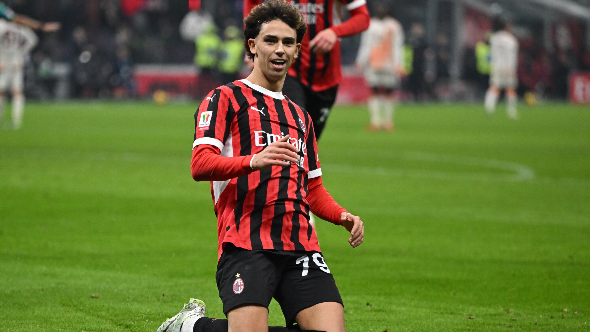 Abraham-dobbel og debutscoring sendte Milan videre