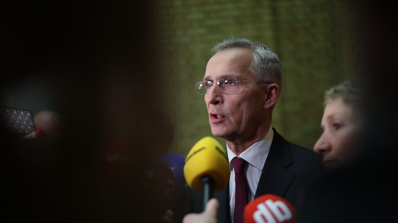 Stoltenberg møter pressen om drivstoffavgifter
