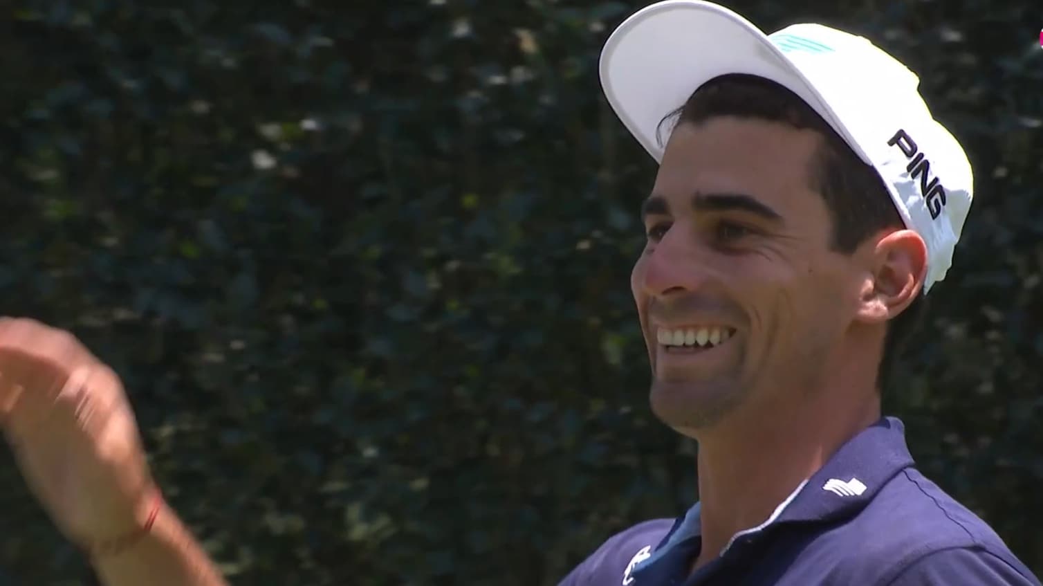 Overrasker med hole in one på første hull