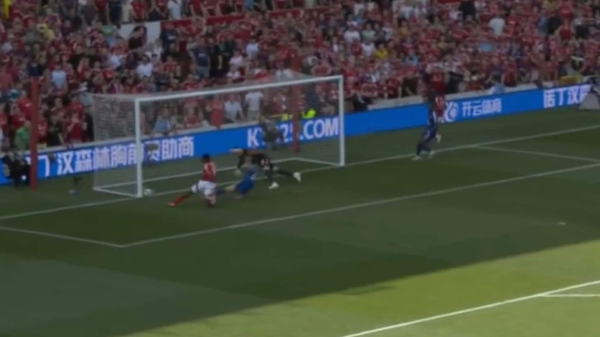 Nottingham Forest-spiss våknet fra kunstig koma etter skade