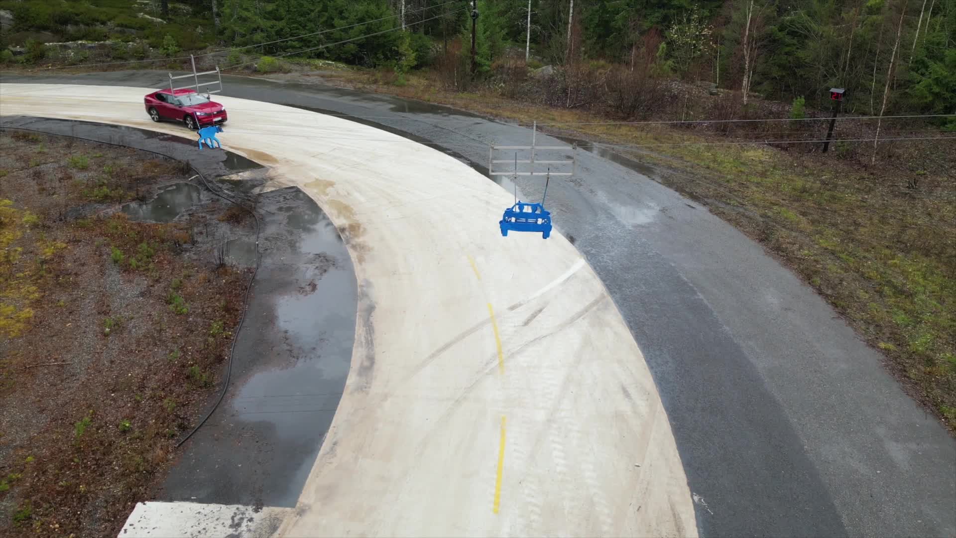 Elbil og bensinbil: Slik er de på glatt føre