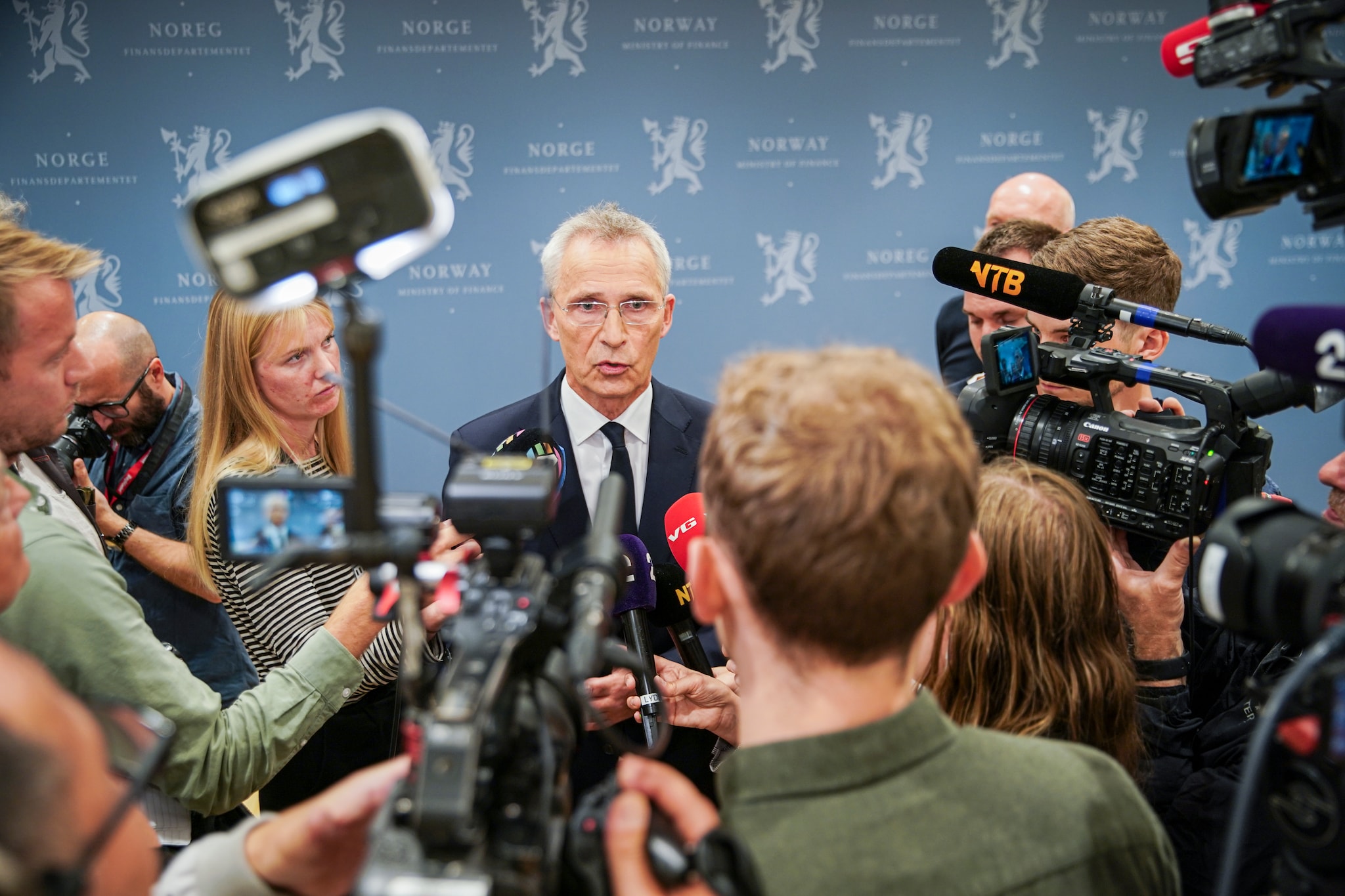 Stoltenberg ber Oljefondet granske Israel-investeringer